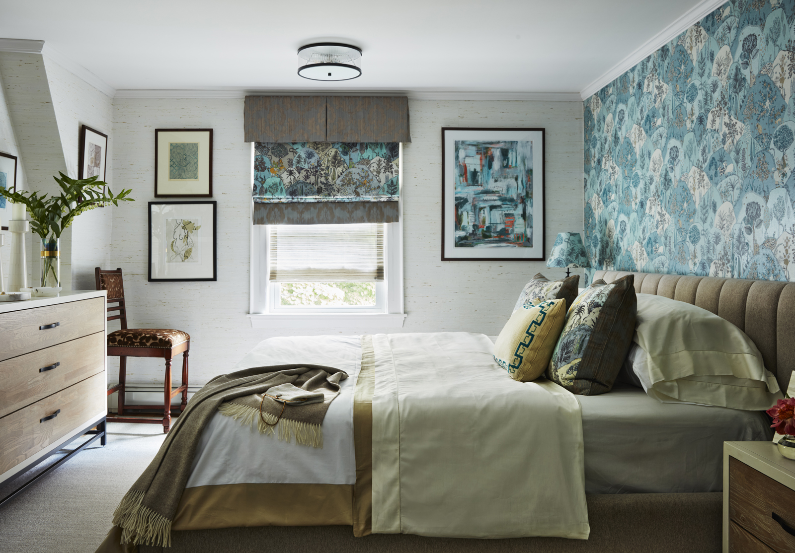 cottage-on-hill-master-bedroom